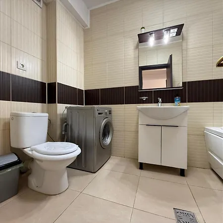 Summerland Apartament *