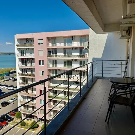 Summerland Apartament