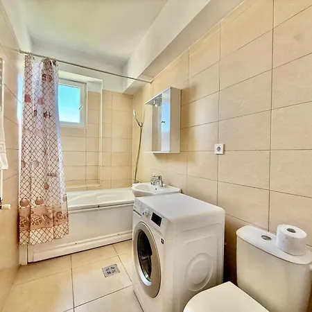 Summerland Apartament *