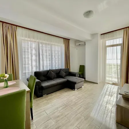 Summerland Apartament