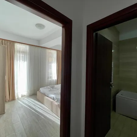 Summerland Apartament *