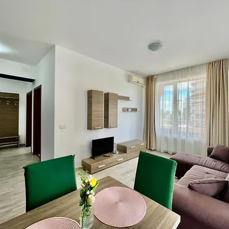 Summerland Apartament Mamaja